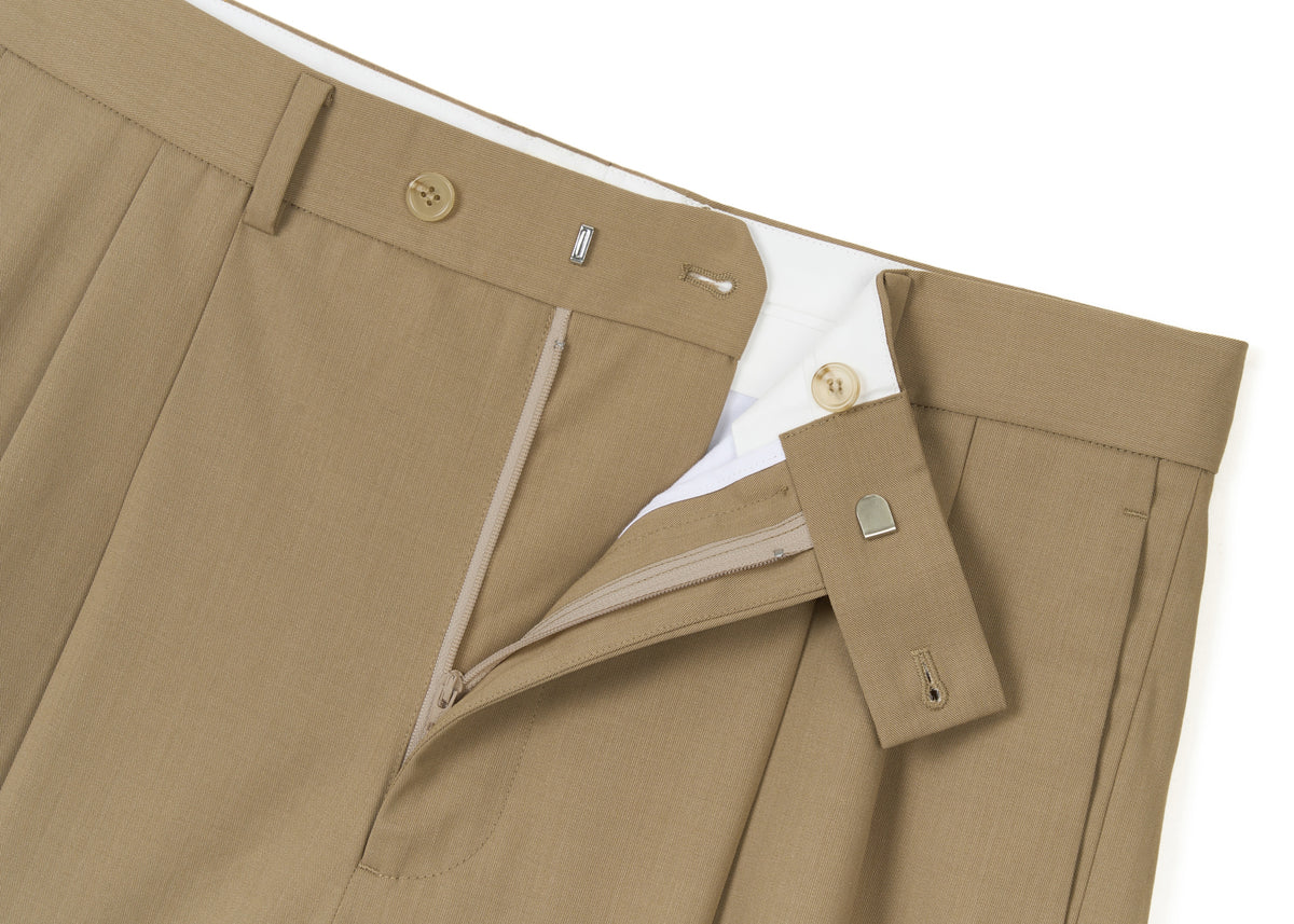 Two-Tuck Shorts Khaki – product image 4